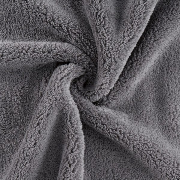 Bleach-Resistant Coral Fleece Salon Towels